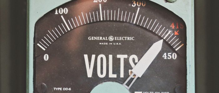 Grauer Voltmeter